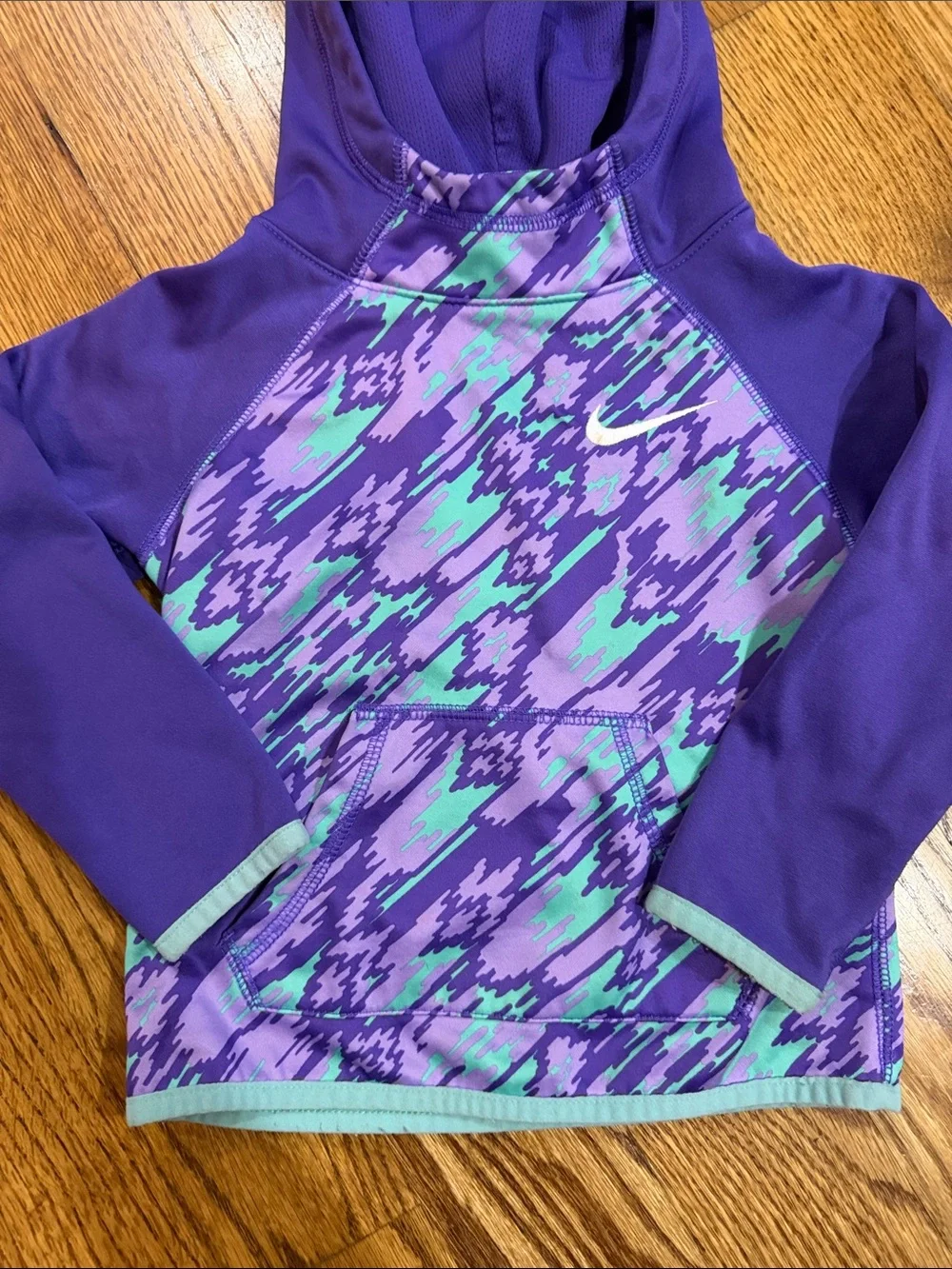 Girl’s Nike Dri-Fit Hoodie/Sweatshirt. Size 3T. Good Used Condition.
